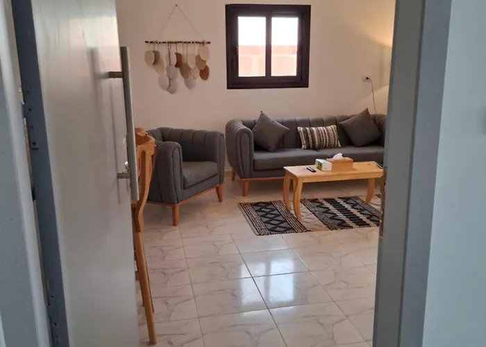 Spacious And Chic 3 Bedroom Beautiful Rooftop Terrace Great Location To Explore * الغردقة
