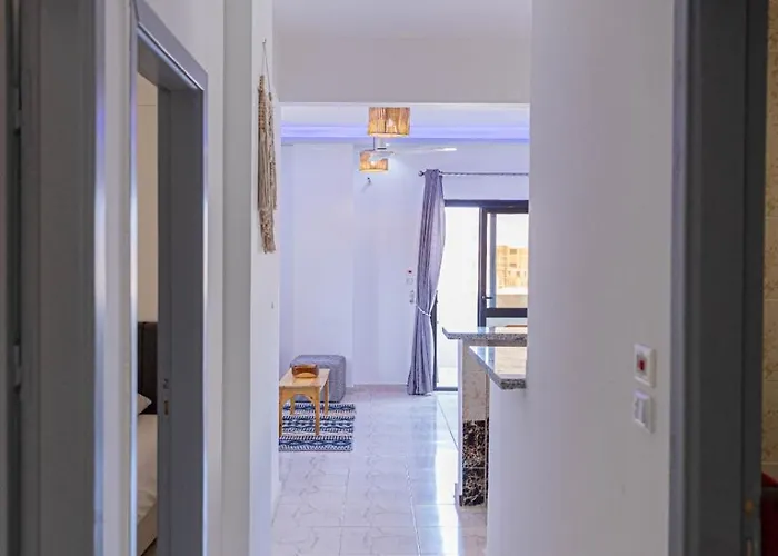 Spacious And Chic 3 Bedroom Beautiful Rooftop Terrace Great Location To Explore شقة الغردقة