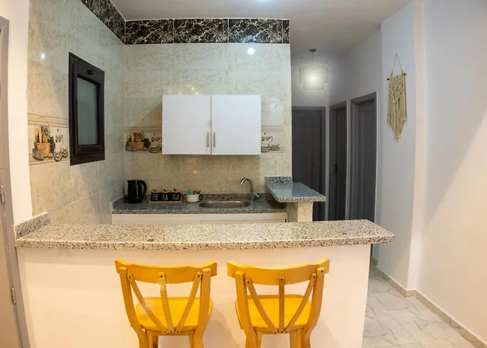 Spacious And Chic 3 Bedroom Beautiful Rooftop Terrace Great Location To Explore الغردقة